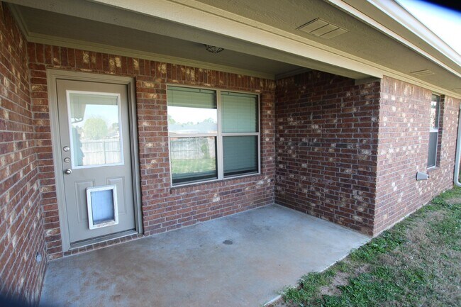 Building Photo - Gorgeous 4 Bedroom Home in The Ranch Subdivision- Flint!