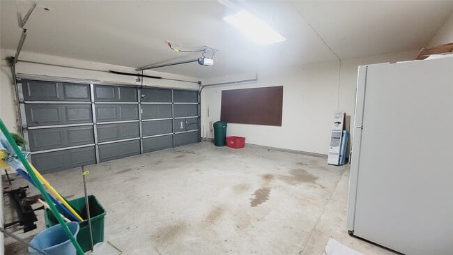 Building Photo - 16215 Brinton Ct