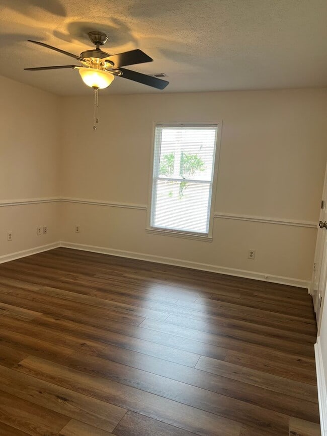 Building Photo - Awesome Home for Rent in Conway! Golf Course Views from back patio... HUGE Yard. Central location...