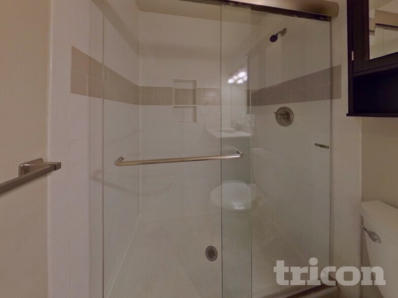 Building Photo - 3057 S Mobile Way