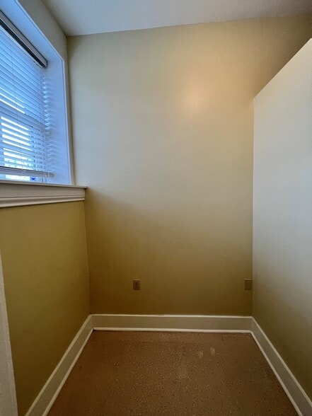 Building Photo - 715 Sherman St