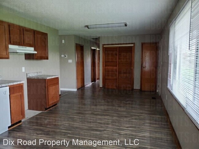 Building Photo - 3 br, 1 bath House - 440 West Wenger Road,