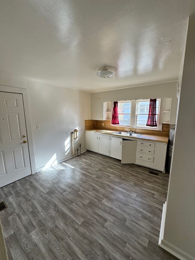 Building Photo - 2/1 in City of Shelby