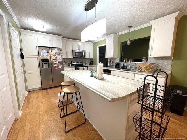 Building Photo - 14 Weymouth Cir