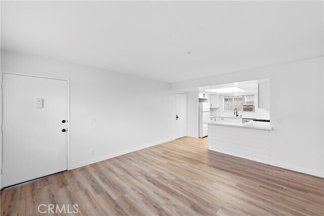 Building Photo - 211 Avenida Miramar