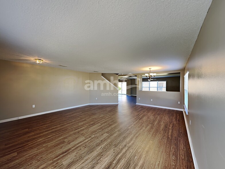 Building Photo - 309 Verdi St