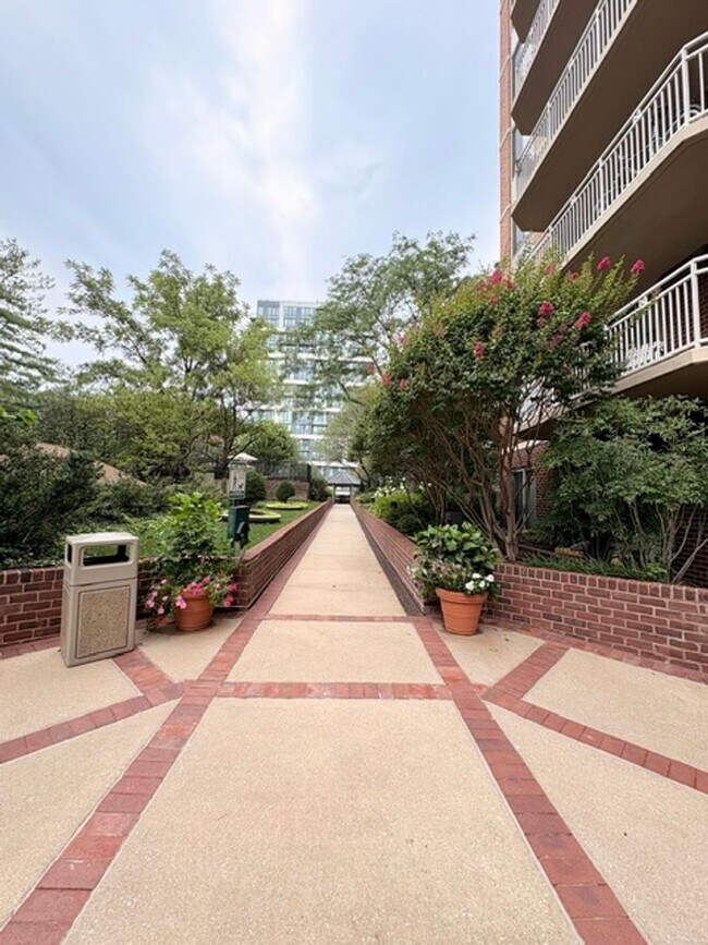 Building Photo - 7500 Woodmont Ave