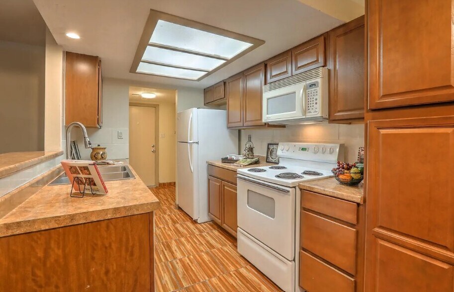 Building Photo - 3035 Bright Star Dr NW