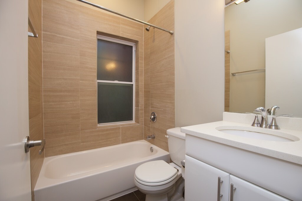 Building Photo - 2101 W Fletcher St