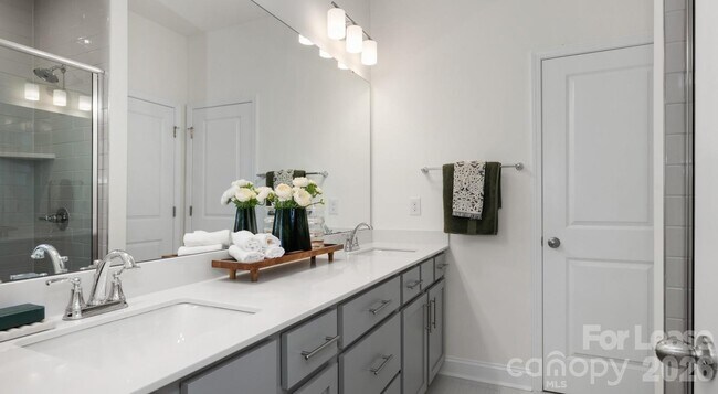 Building Photo - 2635 W Trade St