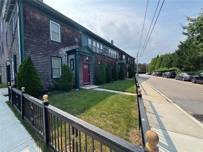 Building Photo - 40-40 Freebody St