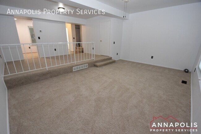 Building Photo - 1241 Birchcrest Ct