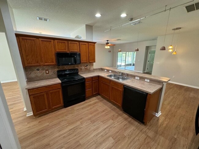 Building Photo - Avalon Lakes: 3 Bedroom, 2 Bathroom, 2 Car Garage home