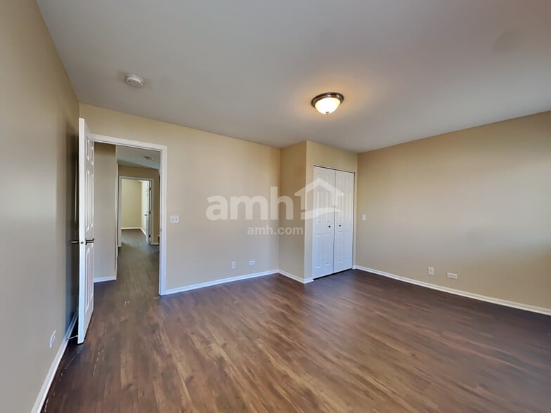 Building Photo - 953 Mesa Dr