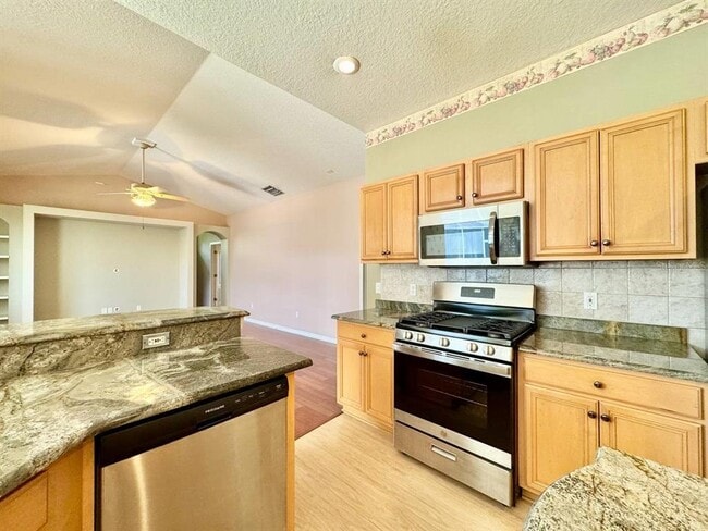 Building Photo - 14639 Coral Berry Dr