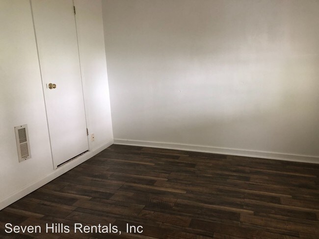 Building Photo - 1027 W Main St