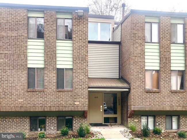 Building Photo - 1809 Snow Meadow Ln