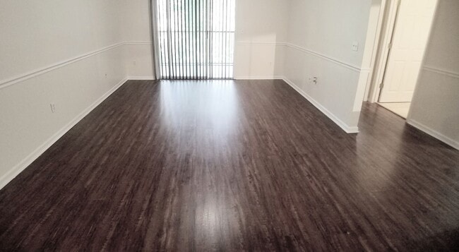 Building Photo - Gorgeous  Forest View, Wood Floors  1/1 condo for RENT @The Crest close to UCF.