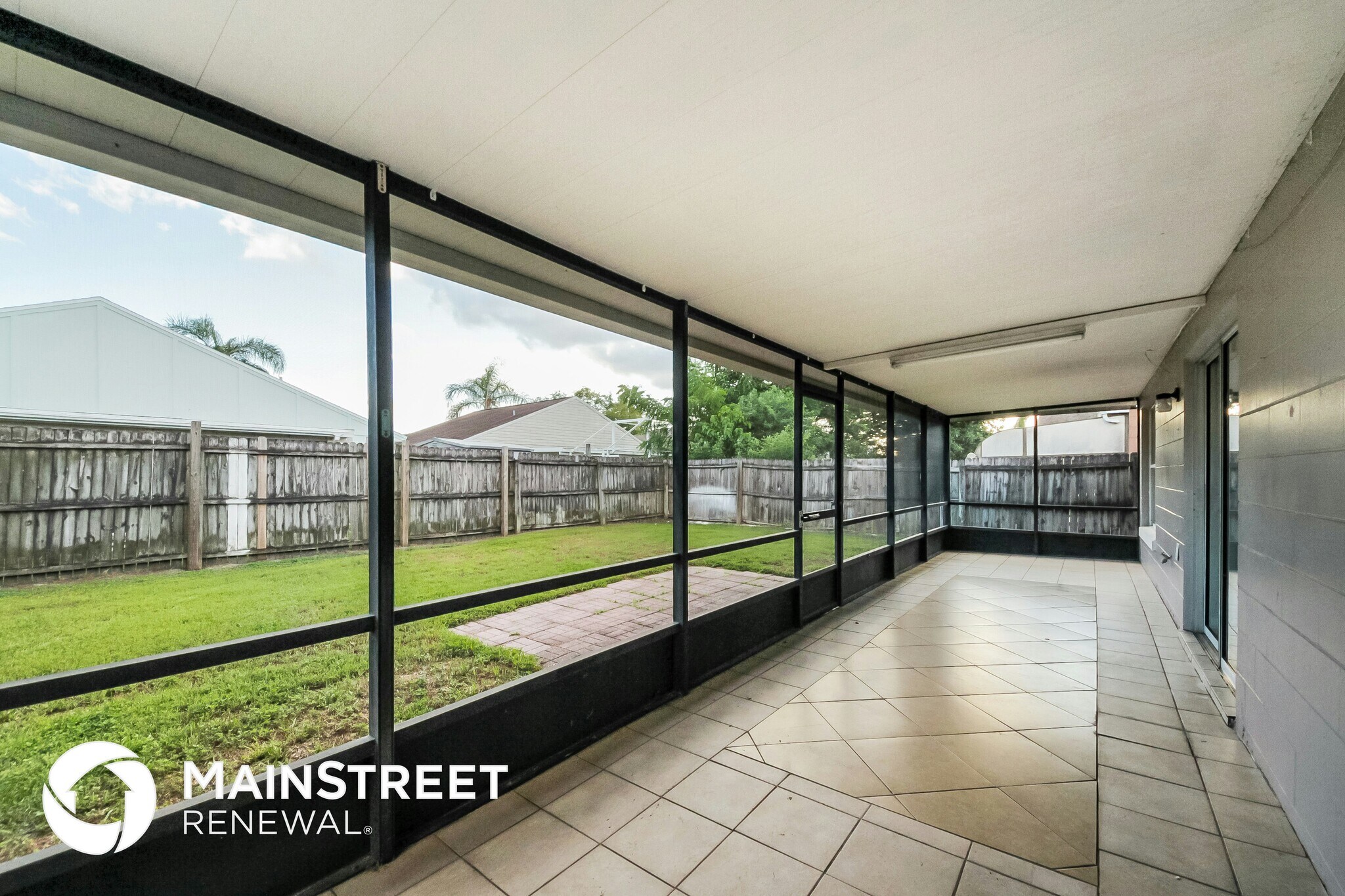 Building Photo - 2739 Woodruff Dr