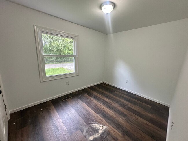 Building Photo - Remodeled 3-Bedroom Home in Blackstone!