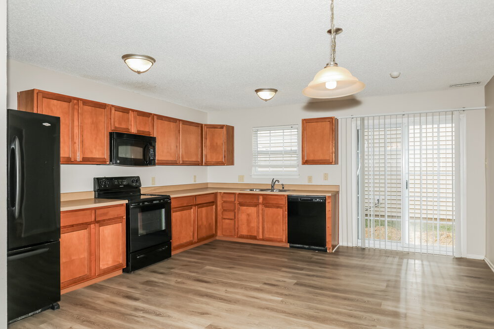 Building Photo - 15459 Border Dr