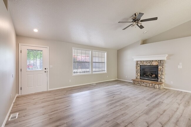 Building Photo - Remodeled Boise home with 4 bedrooms
