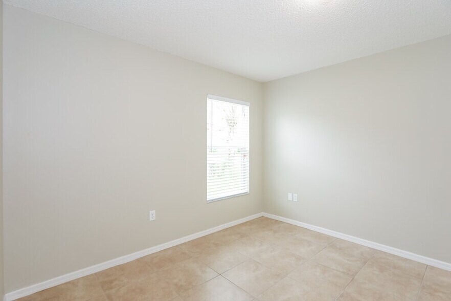 Building Photo - 505 Reddicks Cir