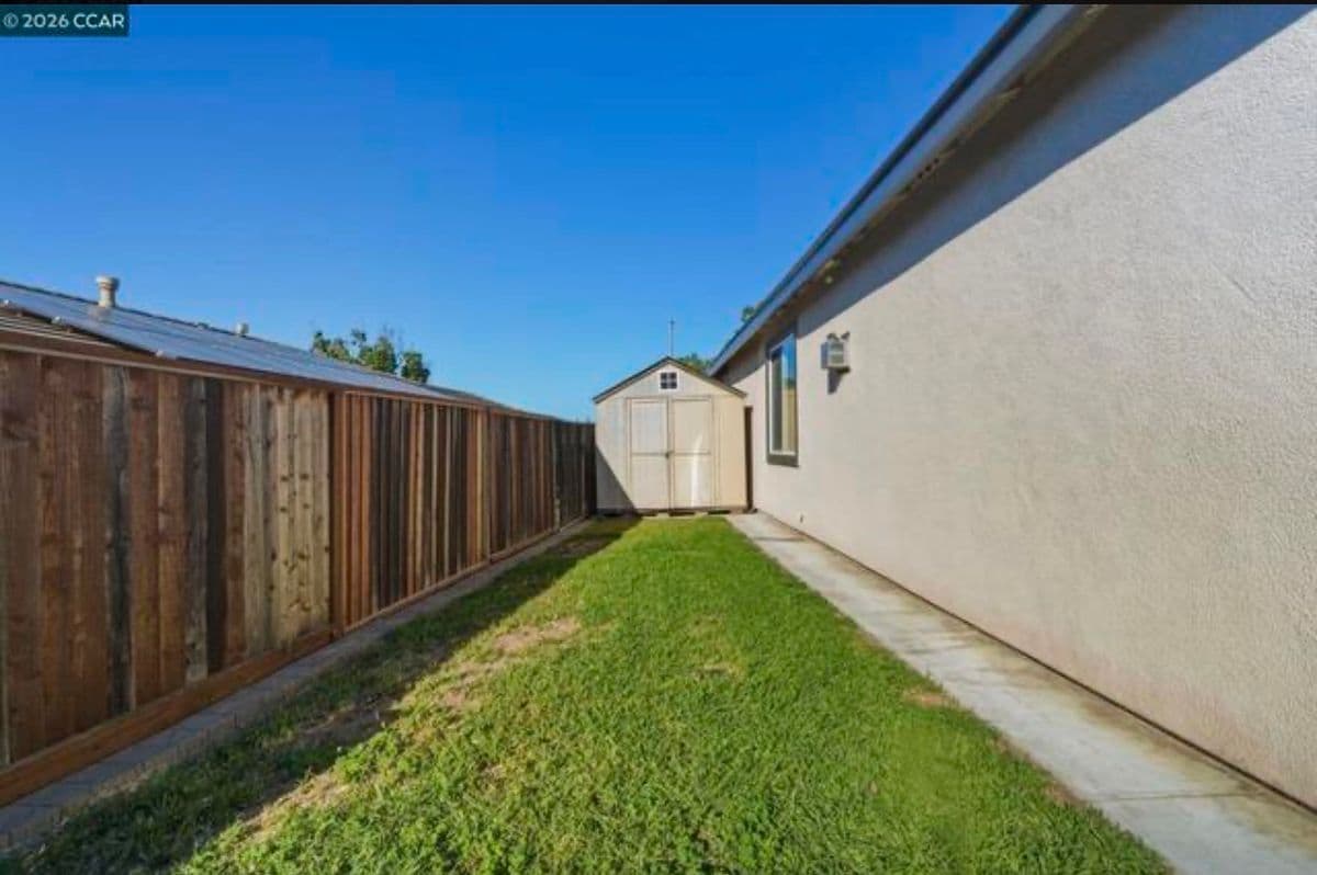 Building Photo - 3042 Barranca Dr