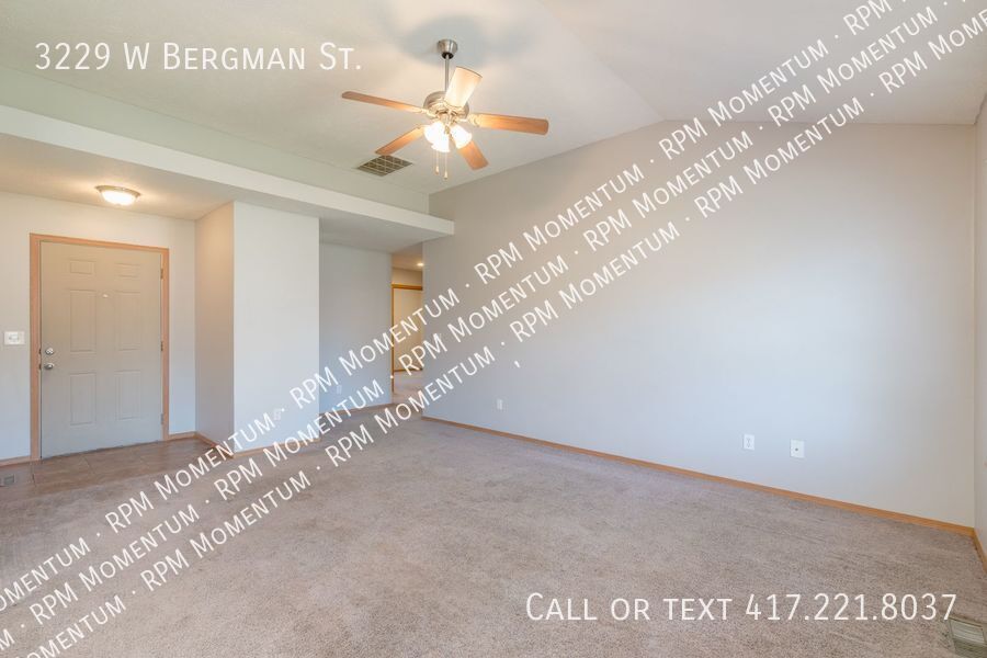 Building Photo - 3229 W Bergman St