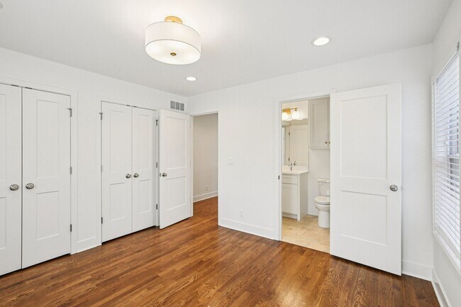 Building Photo - Main Street Townhomes