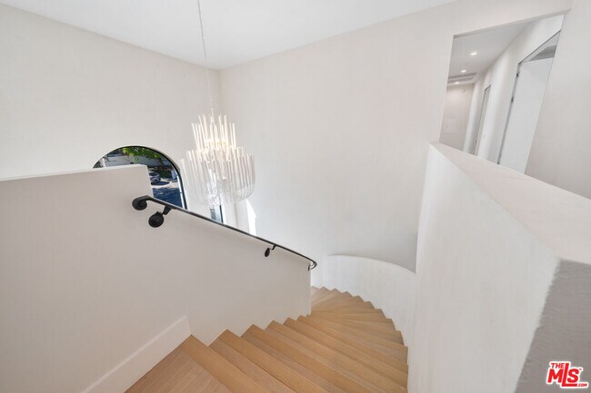 Building Photo - 12001 Crest Ct