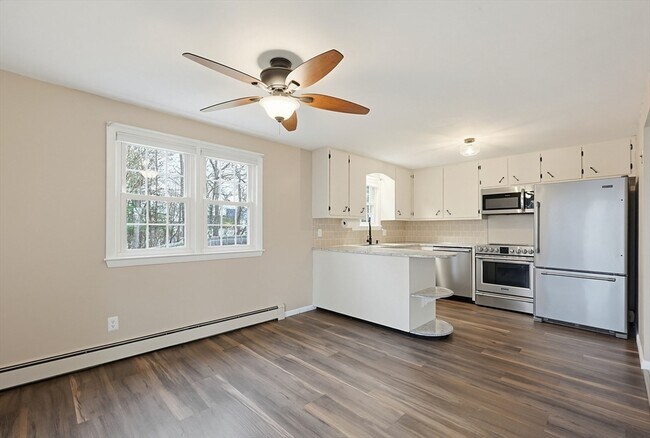 Building Photo - 110 Oswego St