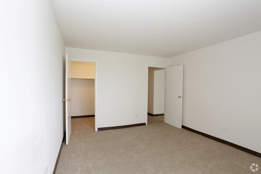 Bedroom - Carriage Creek Apartments