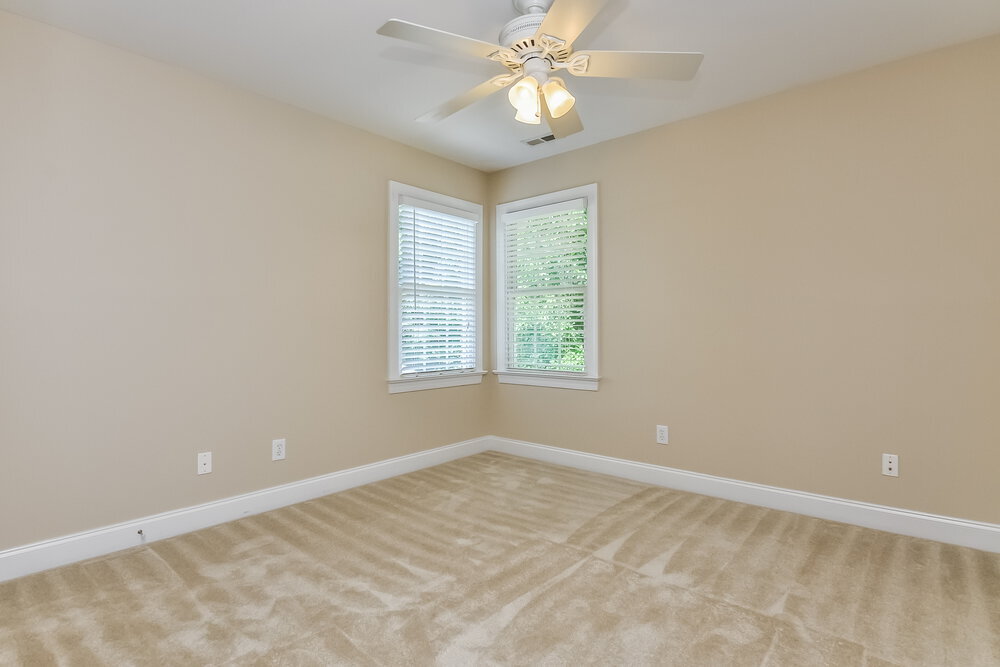 Building Photo - 420 Longbourn Dr