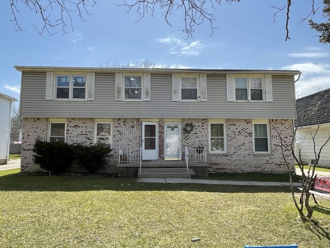Building Photo - 165 Berehaven Dr