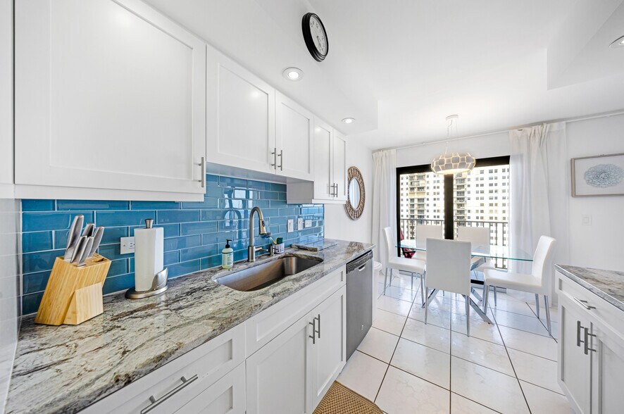 Building Photo - 1201 S Ocean Dr