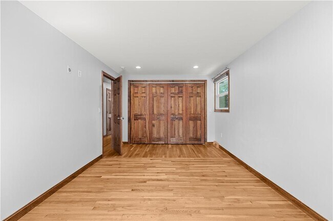 Building Photo - 25 Harris Dr