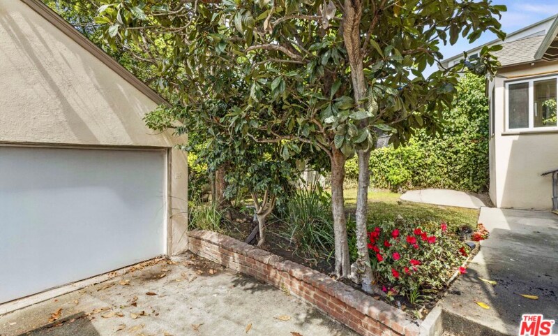 Building Photo - 1511 Edris Dr