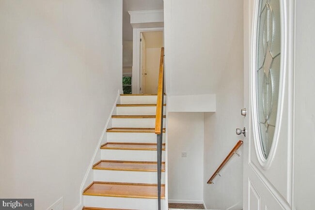 Building Photo - 205 Castleton Pl