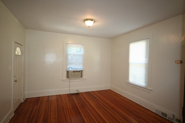 Building Photo - 1306 W Chapel Hill St