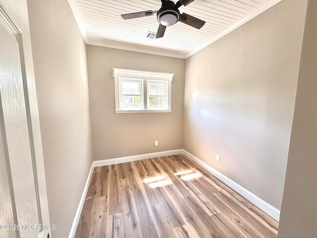 Building Photo - 408 Forepeak Ave