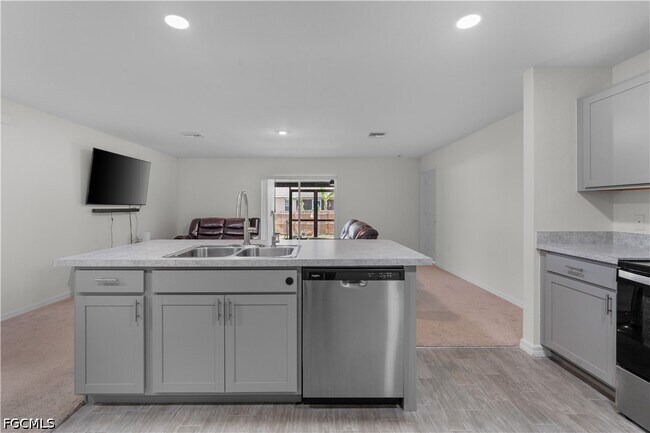 Building Photo - 2706 9th St SW