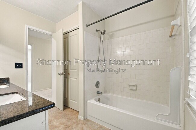 Building Photo - 21218 Park Willow Dr