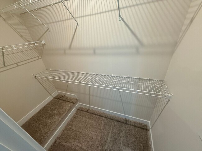 Building Photo - Brand New Townhome in the heart of Charotte