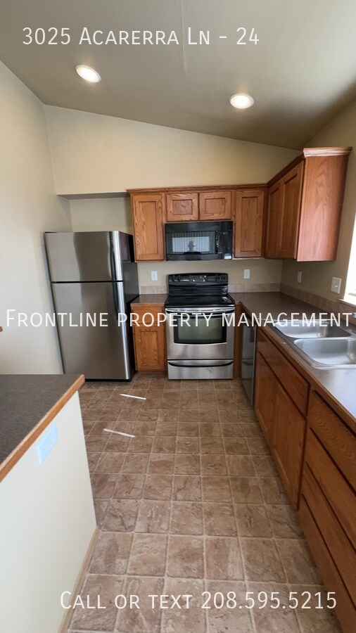 Building Photo - 3025 W Acarrera Ln