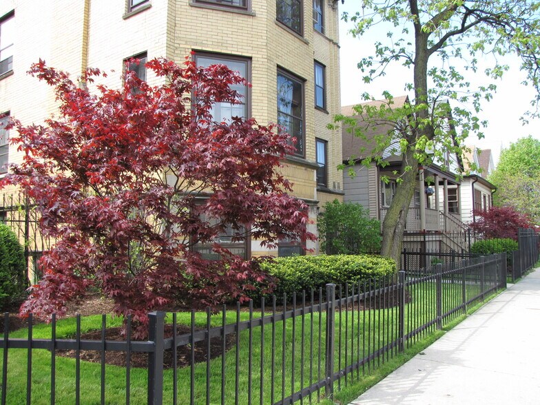 Building Photo - 3417 W Drummond Pl