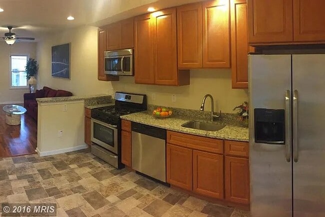 Building Photo - 3 Bedroom 2 Bath in Sparrows Point