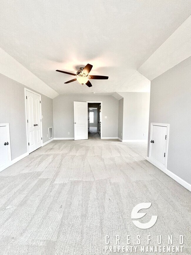 Building Photo - CHARMING 3 BEDROOM READY FOR MOVE IN TODAY!