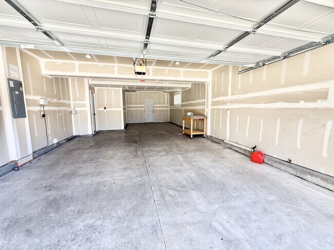 Building Photo - 3442 Curlew Dr
