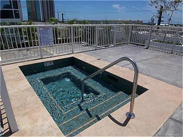 JACUZZI - 909 Kapiolani Blvd